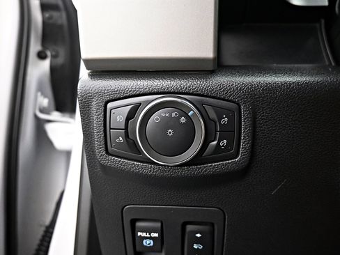 Used 2019 Ford F150 Lariat w/ FX4 Off-Road Package image 8