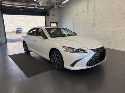 New 2025 Lexus ES 350 w/ Premium Package