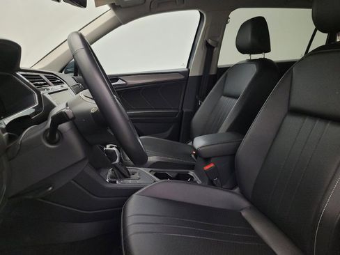 Used 2024 Volkswagen Tiguan SE FWD image 17