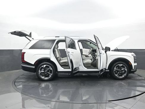 Used 2026 Hyundai Palisade Limited AWD/4WD image 33
