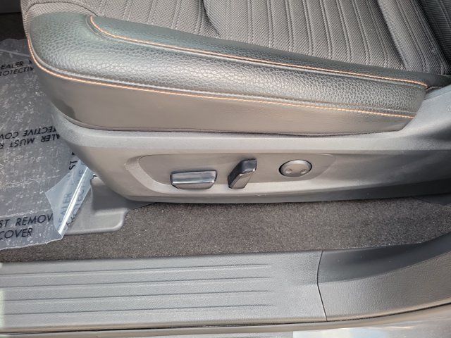 Used 2025 Nissan Pathfinder Rock Creek AWD/4WD image 20