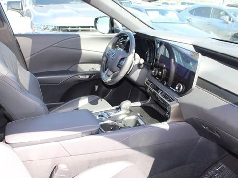 Certified 2023 Lexus RX 350 Premium w/ Accessory Package (Z1) image 5