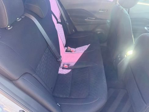 Used 2021 Nissan Kicks SV FWD image 39
