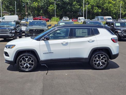 New 2026 Jeep Compass Limited AWD/4WD image 14