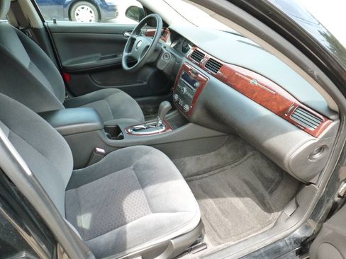 Used 2010 Chevrolet Impala LS image 11