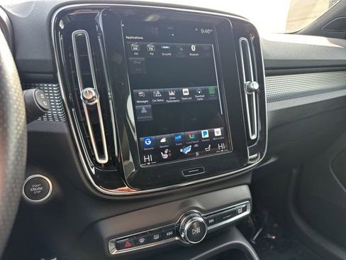 Used 2021 Volvo XC40 T5 R-Design w/ Climate Package image 23