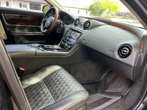 Used 2017 Jaguar XJ L Portfolio AWD/4WD image 23