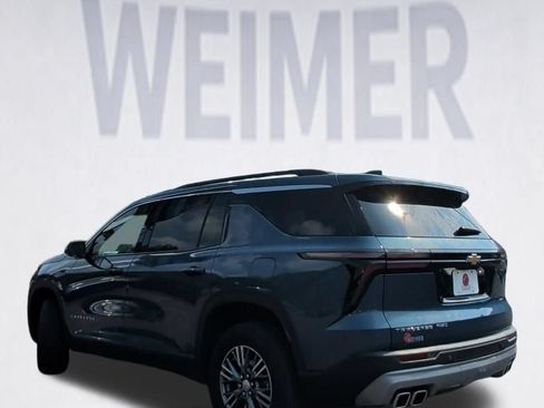Used 2025 Chevrolet Traverse LT AWD/4WD image 3