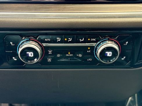 Used 2022 GMC Sierra 1500 SLT image 16