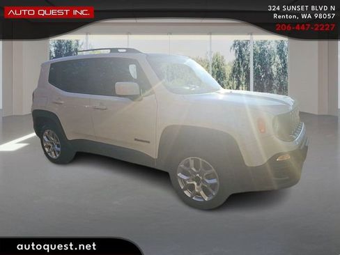 Used 2015 Jeep Renegade Latitude w/ Popular Equipment Group AWD/4WD image 3