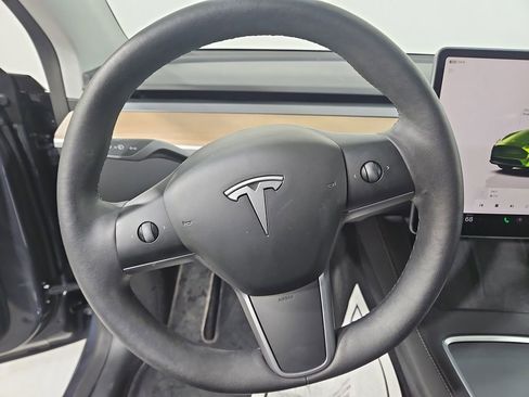Used 2023 Tesla Model Y Long Range image 14