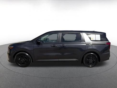 Used 2026 Kia Carnival FWD image 8