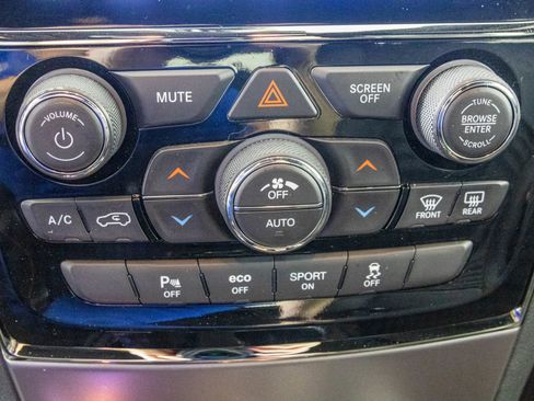 Used 2020 Jeep Grand Cherokee Limited X image 27