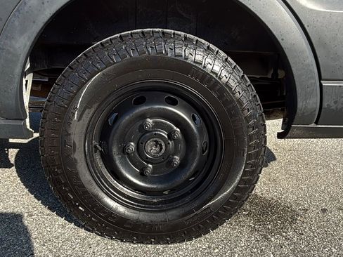 Used 2017 Ford Transit 350 XLT image 17