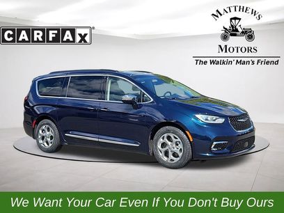 Used 2022 Chrysler Pacifica Limited