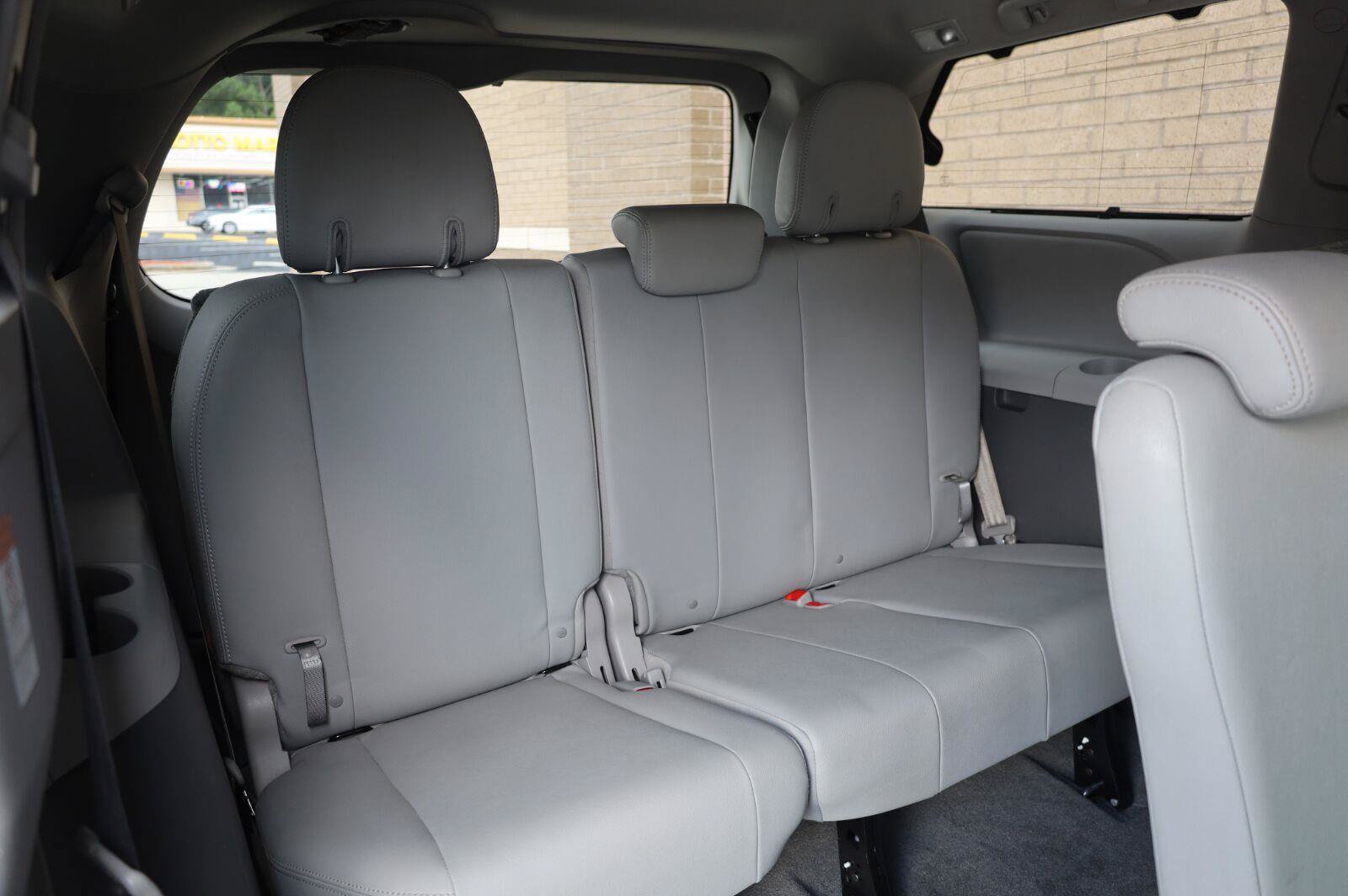 Used 2019 Toyota Sienna XLE Premium FWD image 26