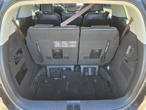 Used 2024 Kia Carnival LX FWD image 14