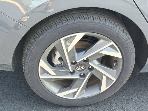 Certified 2025 Hyundai Elantra Sport FWD image 17