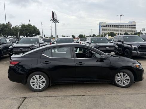 Used 2024 Nissan Sentra S FWD image 4