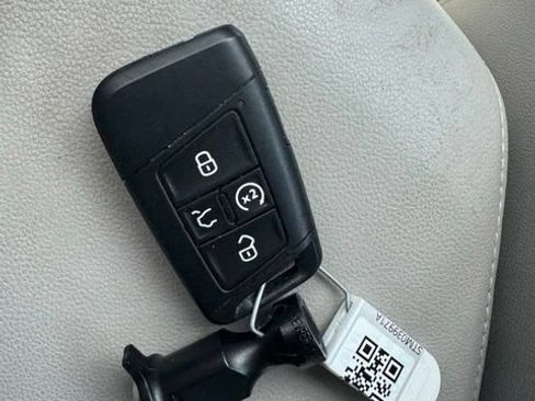 Used 2024 Volkswagen Jetta SE FWD image 26