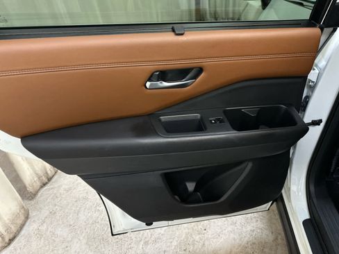 Certified 2024 Nissan Pathfinder Platinum image 29