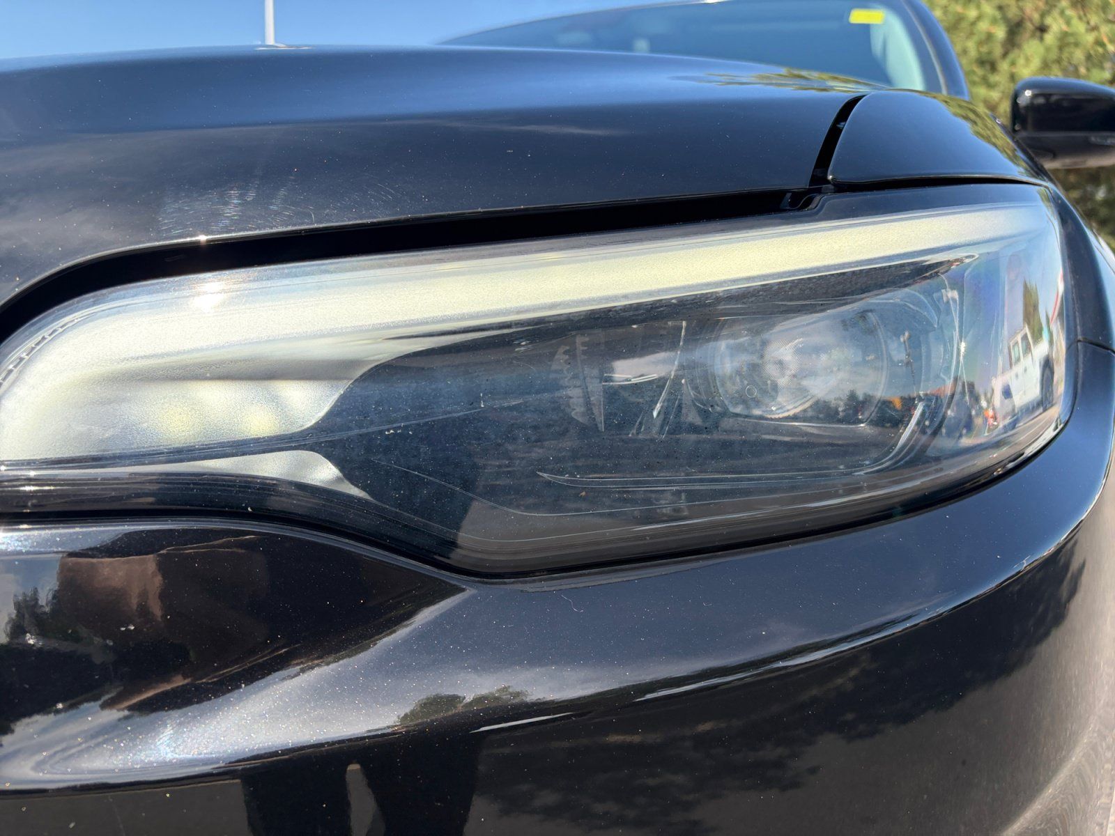 Used 2019 Jeep Cherokee Latitude Plus w/ Cold Weather Group AWD/4WD image 9