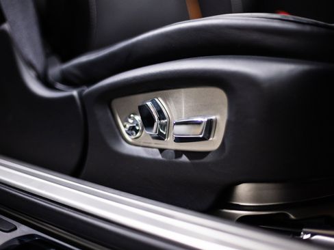 Used 2018 Rolls-Royce Dawn image 49