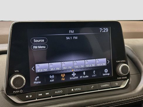 Used 2023 Nissan Rogue SL AWD/4WD image 21