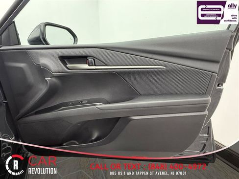 Used 2025 Toyota Camry SE FWD image 38
