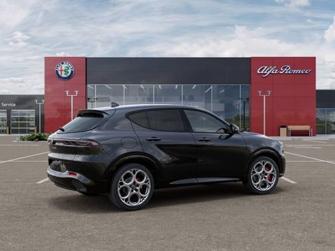 New 2025 Alfa Romeo Tonale w/ Premium Package AWD/4WD image 4
