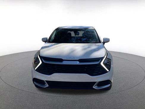 Used 2025 Kia Sportage LX image 2