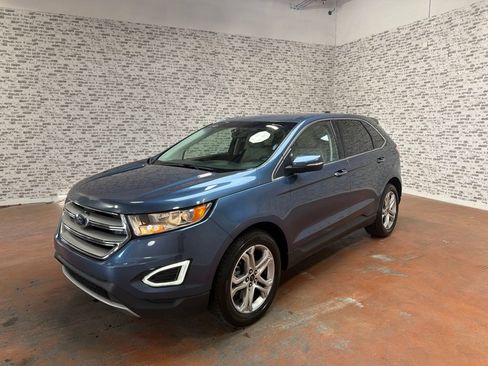 Used 2018 Ford Edge Titanium FWD image 3
