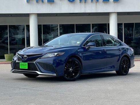 Used 2024 Toyota Camry XSE FWD image 2