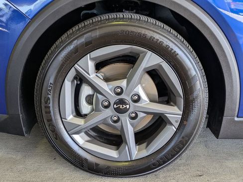 Used 2025 Kia K4 LXS image 31