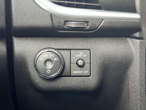 Used 2016 Chevrolet Traverse LTZ FWD image 24