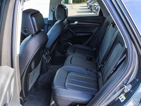 Used 2023 Audi Q5 2.0T Premium w/ Convenience Package image 16