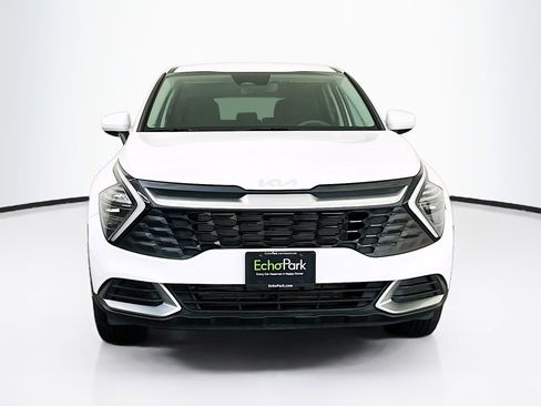 Used 2025 Kia Sportage LX image 2