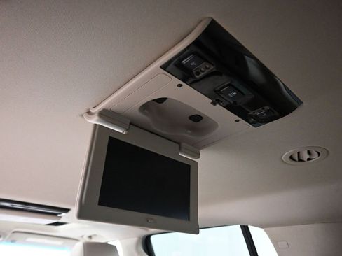 Used 2018 Cadillac Escalade ESV Luxury image 47