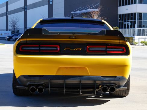 Used 2017 Dodge Challenger R/T w/ Sound Group image 8