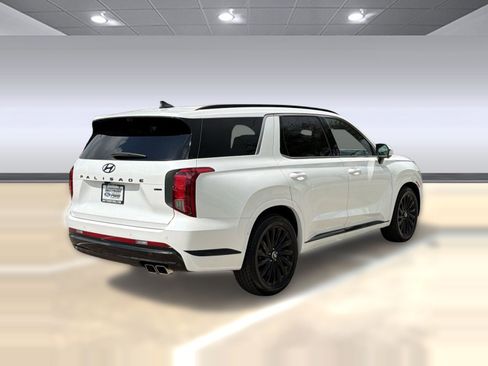 Used 2024 Hyundai Palisade Calligraphy image 9