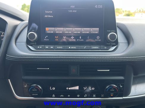 Used 2024 Nissan Rogue SV w/ SV Premium Package FWD image 7