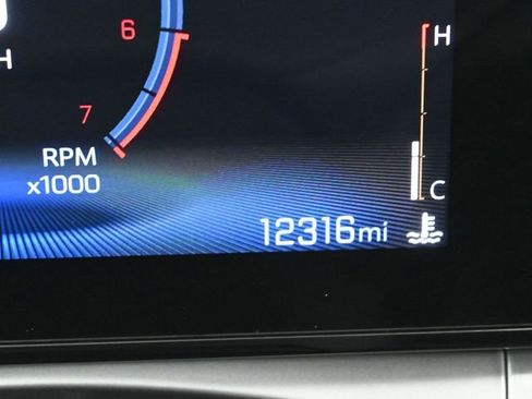 Used 2025 Chevrolet Trax LT w/ LT Convenience Package image 14