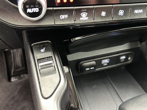 Used 2025 Kia Telluride S AWD/4WD image 19