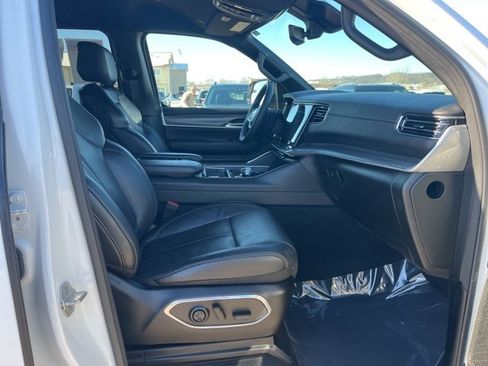 Used 2024 Jeep Wagoneer L Series II w/ Flexible Seating Group image 54