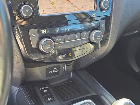 Used 2019 Nissan Rogue Sport SL w/ Premium Package image 27