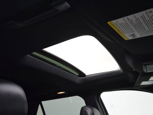 Used 2017 Ford Explorer XLT w/ Equipment Group 202A image 18