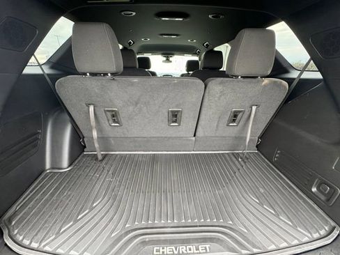 Used 2023 Chevrolet Traverse LT image 31