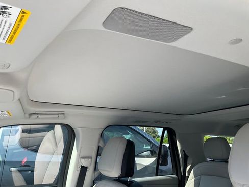 Used 2025 Lincoln Navigator Reserve AWD/4WD image 11