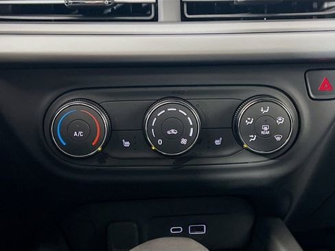 New 2026 Chevrolet Trax RS w/ Sunroof Package image 15