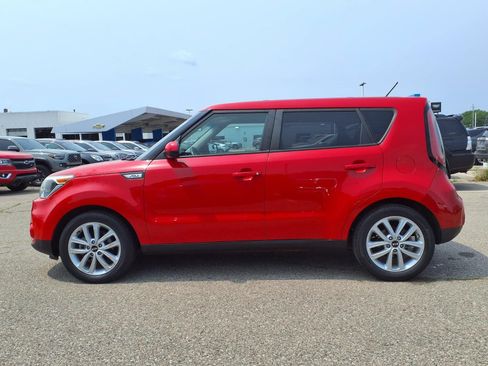 Used 2018 Kia Soul + FWD image 8